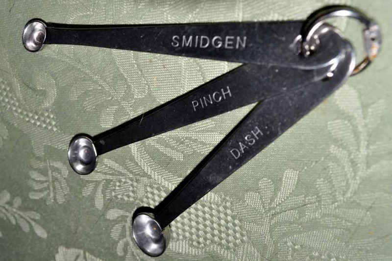 What is a Pinch, Dash or Smidgen? – Apron Free Cooking