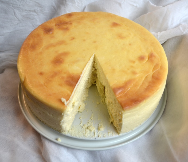 Homemade New York Style Cheesecake that you can make. ApronfreeCooking.com