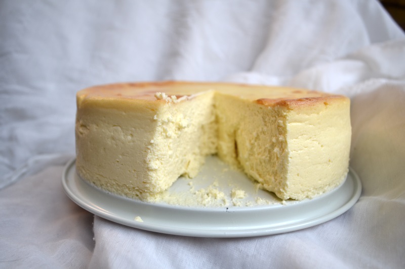 Homemade New York Style Cheesecake that you can make. ApronfreeCooking.com