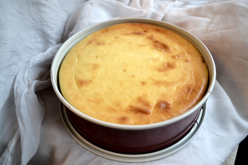 Homemade New York Style Cheesecake that you can make. ApronfreeCooking.com