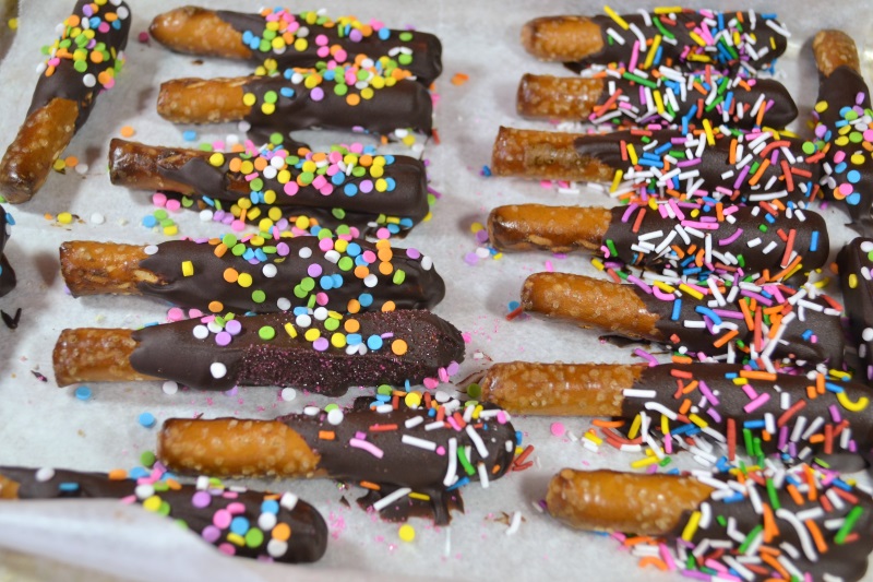 Chocolate Dipped Pretzels from ApronFreeCooking.com