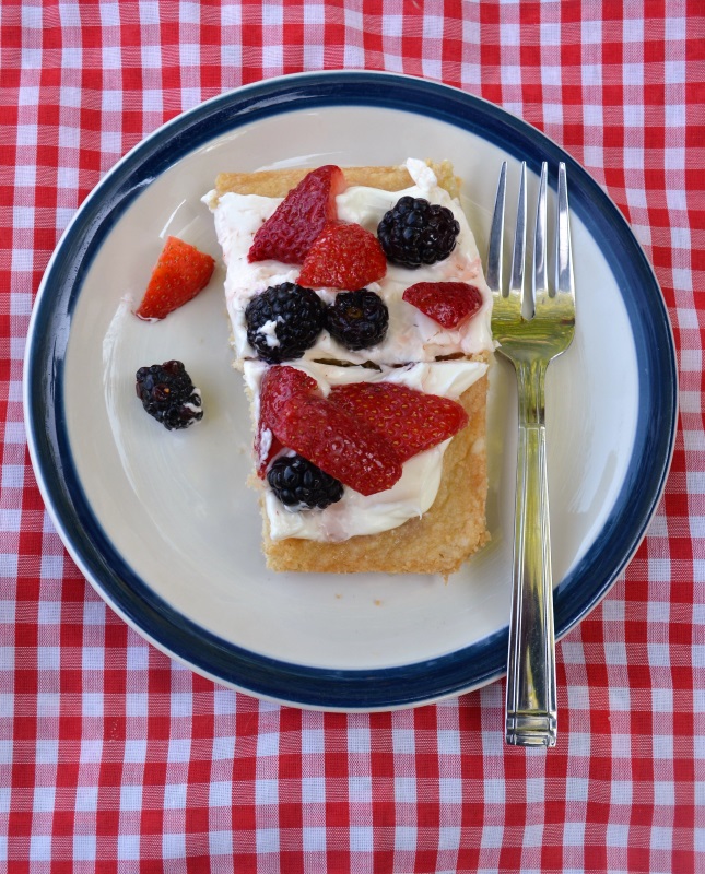 4th of July Fruit Pizza from www.ApronFreeCooking.com