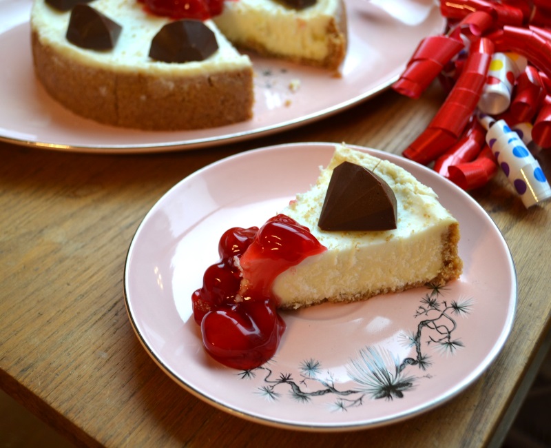 Valentine Cheesecake with cherry topping and chocolate diamonds from www.ApronFreeCooking.com