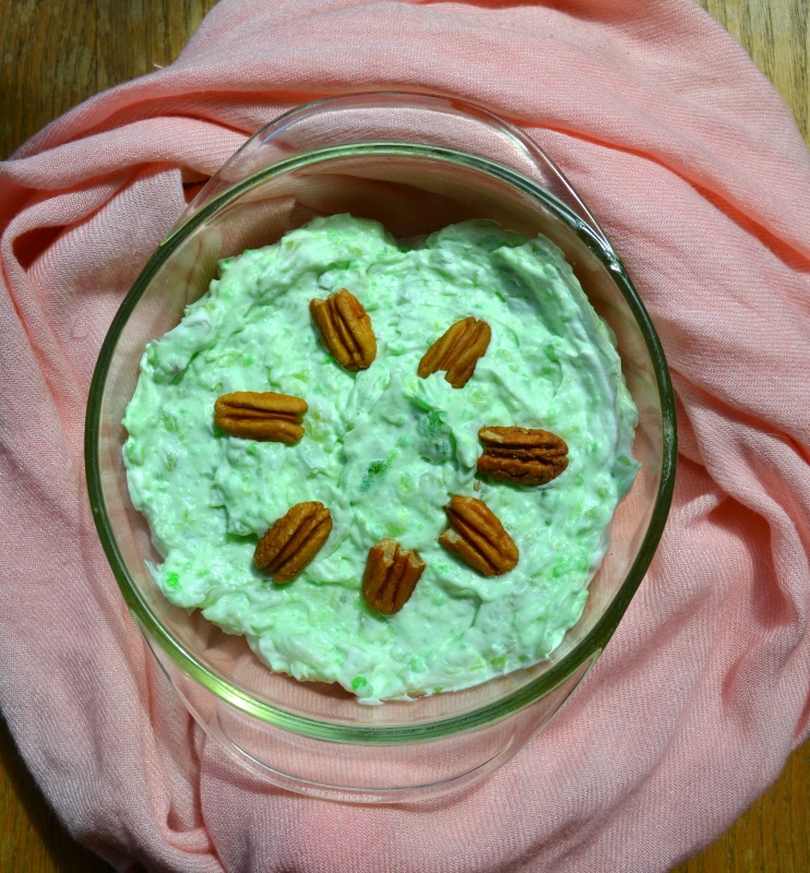 Vintage recipe for Watergate Salad from www.ApronFreeCooking.com