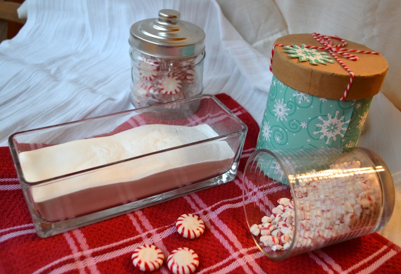 Homemade Vanilla Peppermint Creamer for Hot Cocoa from www.ApronFreeCooking.com