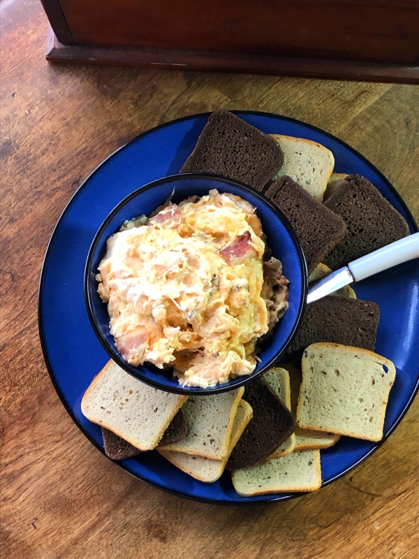 Crockpot Bacon Cheddar Dip on blue plate with wheat and rye bread from www.ApronFreeCooking.com