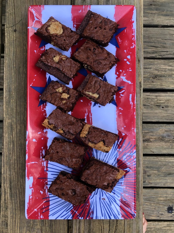 Chocolate Chip Cookie Brownies on a red white and blue tray from www.ApronFreeCooking.com