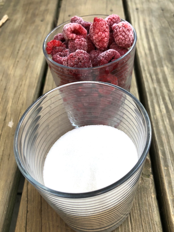 homemade Raspberry syrup ingredients sugar